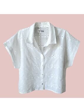 Women Vigoss White Floral Eyelet Crop Shirt M Feminine Preppy Coastal Cottage